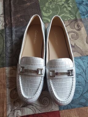 Calvin Klein Lolina Silver Faux Leather Women's Loafers - Size 9